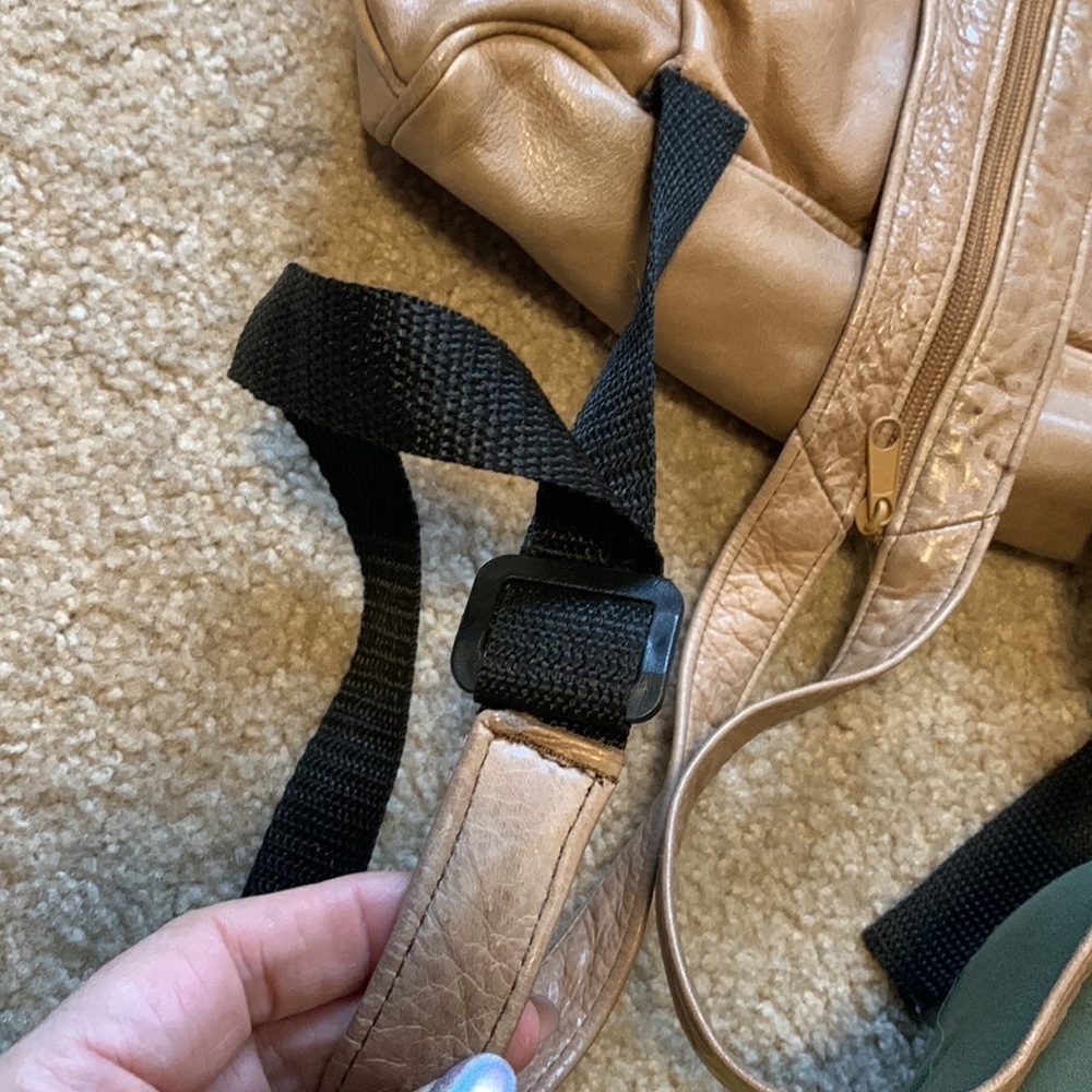 VTG Tan Leather Backpack Adjustable Strap Snap Western Boho Unisex Convertible - Picture 16 of 16